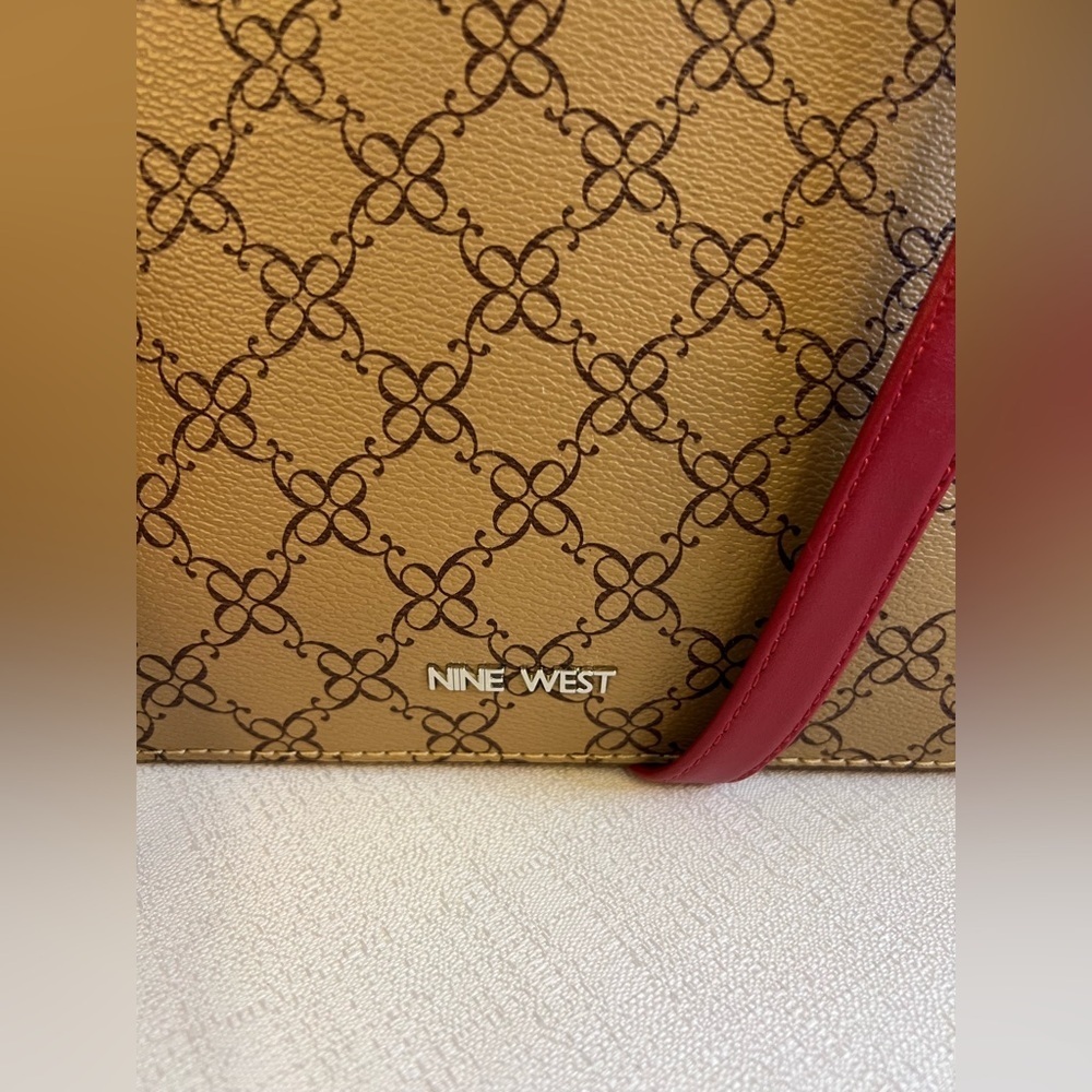 Nine West Bag with adjustable crossbody strap - Picture 6 of 11